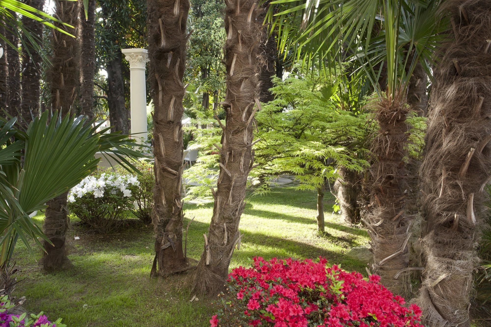 Grand Hotel Trieste & Victoria Абано-Терме Екстер'єр фото The gardens of the Villa Durazzo-Pallavicini